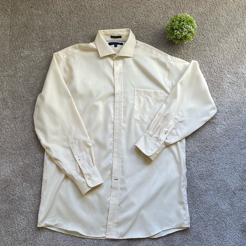 Tommy Hilfiger Men's Dress Shirt Regular Fit Non Iron Solid